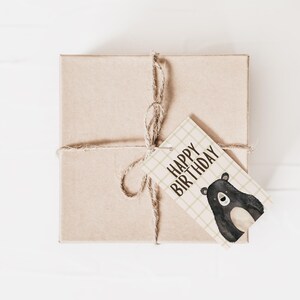 Modelo de etiquetas para presente de aniversário de caça ao urso | Etiqueta digital instantânea | Personalize e imprima