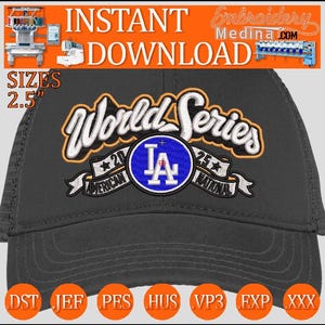 Può includere: Un berretto da baseball grigio scuro con la scritta "World Series" in ricamo bianco e oro. Il berretto presenta un logo blu e bianco con le lettere "LA" e il testo "American" e "National". Il berretto misura 6,35 cm.
