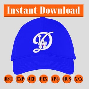 Könnte beinhalten: Eine blaue Baseballkappe mit einem weißen gestickten "LA"-Logo. Das Logo zeigt ein stilisiertes "D" mit einem kleinen Bild des Hollywood-Schildes im Inneren des Buchstabens.