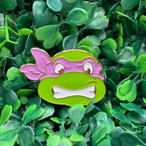 TMNT Inspired Turtle Bros Green Turtle Hero Enamel Pin – Purple Mask Ninja-Inspired Lapel Pin Fun Gift for 90s Kids & Pin Collectors