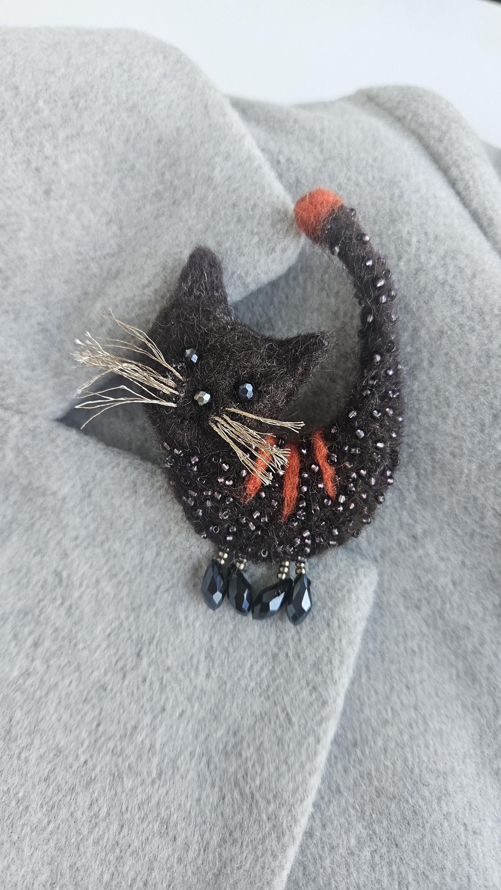Felted Wool Cat Brooch, Handmade Animal Beaded Broach