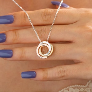 Personalized Family Name Necklace, Custom Linked Circle Necklace, Circle Name Necklace, Engraved Kids Name Necklace, Mothers Day Gifts