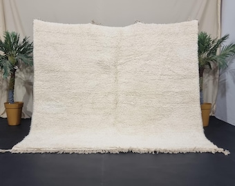 Handmade Beni Ourain Moroccan Rug: Solid White Wool, Minimalist Design