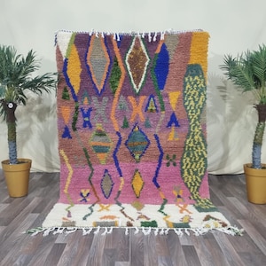 Handmade Pink Moroccan Rug: Berber Wool Carpet, Geometric Design