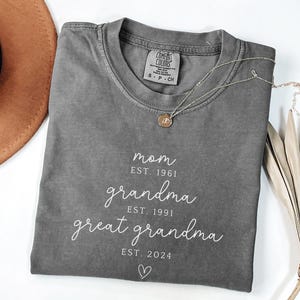 Custom Great Grandma Shirt New Great Grandma Shirt Mom Grandma Great Grandma Shirt Promoted to Great Grandma Gift for Great Grandma est tee Pepper