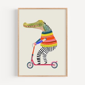 Impresión artística digital de cocodrilo en scooter, arte mural de animales de la selva para habitación infantil o guardería, póster imprimible divertido para niños.