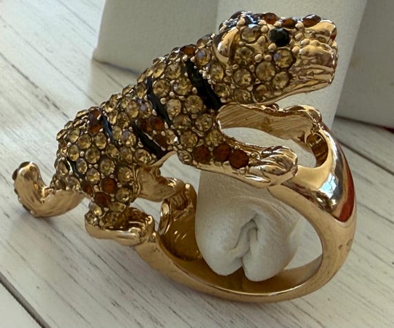 Tiger Statement Ring Ready to Pounce - image 1
