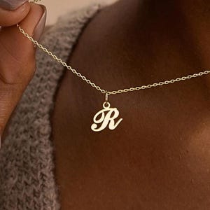 Benutzerdefinierte Initial Halskette, Minimalist Buchstabe Charm Halskette, Gold Initial Halskette, Valentinstag Geschenk, Geburtstagsgeschenke, Mom Geschenke für Sie