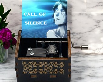 Attack on Titan Handcrank Music Box, Shingeki no Kyojin Eren Yeager Mikasa Ackerman Armin Levi Guren no Yumiya Handcrafted Shohen Anime Gift