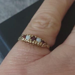 Vintage 9 Carat gold Garnet and Opal ladies ring