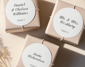 Personalized wedding place name labels, classic script seating assignment round stickers S-100