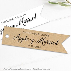 Appley married wedding tags, personalized candy caramel apple tags for favors and gifts, party favors, gift tags in flag shape (T-200)