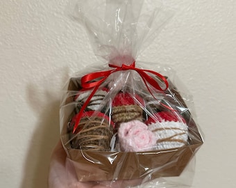 crochet chocolate strawberries