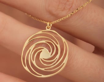Collar con colgante en espiral, diseño de remolino griego, joyería de geometría sagrada, joyería simbólica, amuleto espiritual, joyería hecha a mano, regalo único para ella.