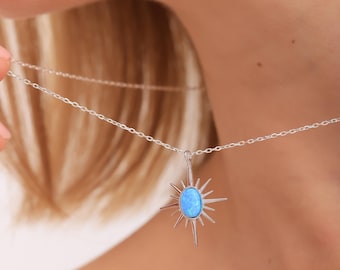 Opal Northstar-halsband, Eldopal Starburst-halsband, NorthStar-halsband med opalsten, Elegant Nordstjärne-hänge, Himmelskt hänge