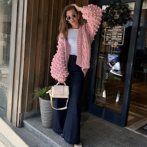 Rosa grobstrick Cardigan: Luftpolster-Ärmel, weiche Pastell-Schicht