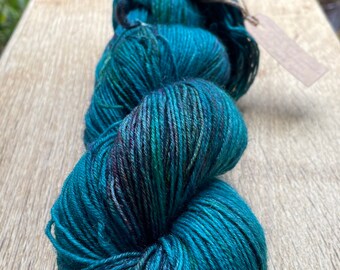 Hand dyed sock yarn, teal, sock knitting, super wash merino, nylon, sock yarn, purple speckles