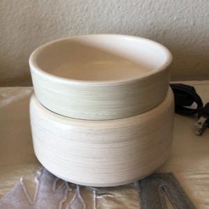 Wax Melt Warmer Electric Wax Melt Warmer for wax melts or candles Home & Office Decor 2 in 1 Wax Melt Warmer White Ivory