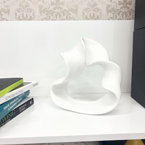 White Ceramic Mobius Loop Sculpture – Abstract Modern Art, Minimalist Home Decor, Contemporary Centerpiece, Curved Organic Form