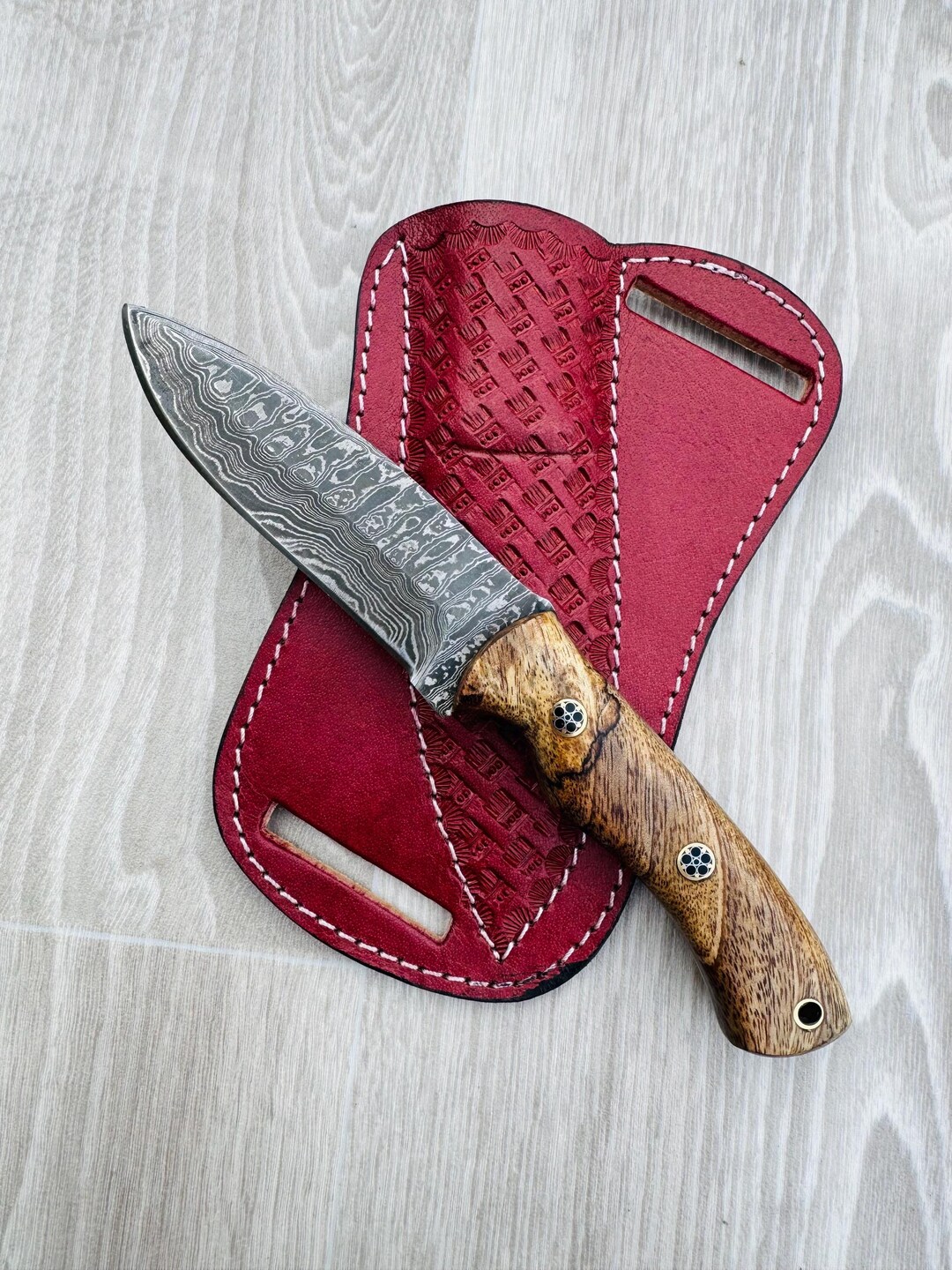 Handgefertigte Damast Taschenmesser Rosenholzgriff Geburtstagsgeschenk Klappmesser Trauzeugen Geschenk Jahrestag Hochzeit Personalisiertes Geschenk Für Liebhaber