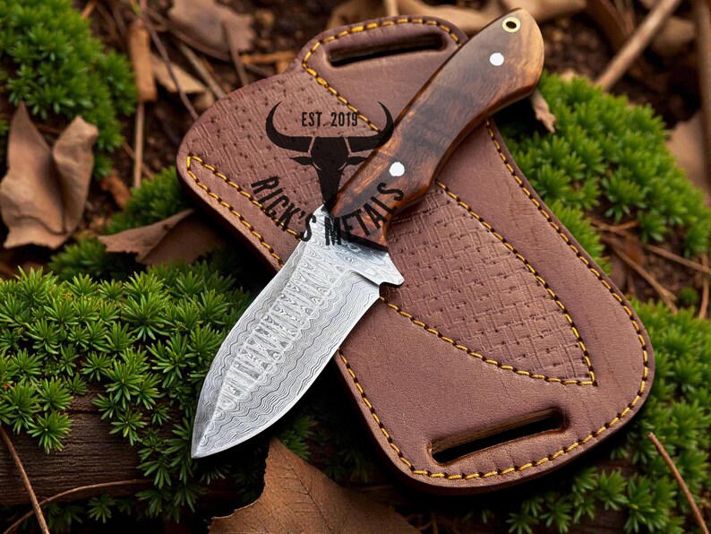 Damascus Bushcraft Knife