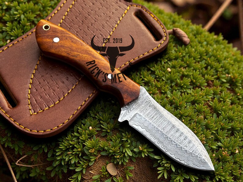 Full Tang Damascus Knife
