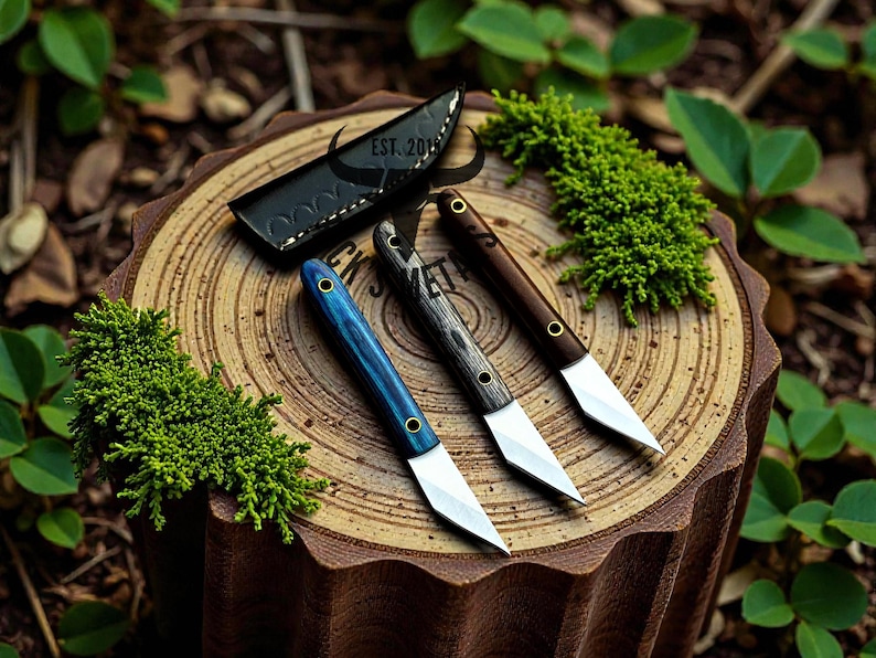 Miniature Knives Legal
