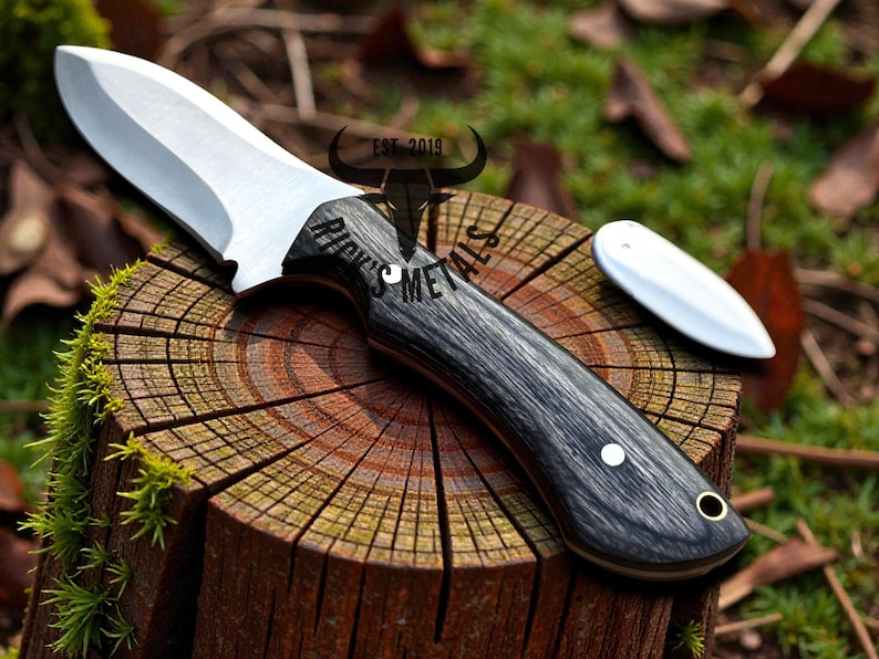 Black Wood Knife