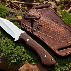 Unique Hand Crafted Knife with Pancake Sheath