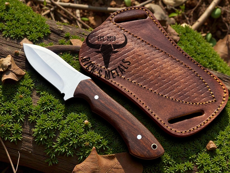 Unique Hand Crafted Knife with Pancake Sheath