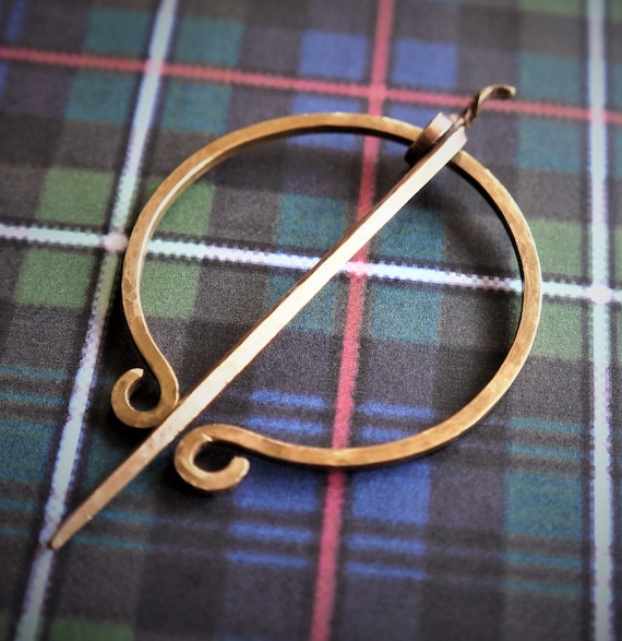 Outlander Inspired Penannular Brooch Made to Order Choose Metal Celtic Shawl Pin Re enactment Viking Highlander Ships From France Etsy