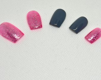 Short Square Pink Glitter Press On Nails | Gray Accent Reusable Glue On Set