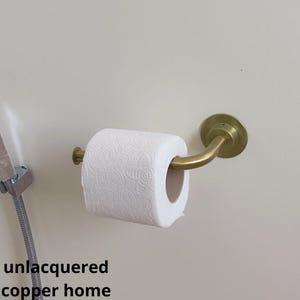 Porta carta igienica in ottone non laccato, porta carta igienica in ottone fatto a mano per il bagno, porta rotolo da bagno a forma di L, porta WC in ottone.