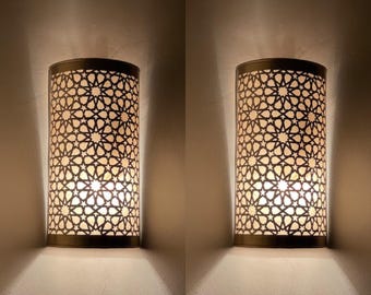 Set van 2 Marokkaanse wandlampen van geëtst messing met een ingewikkeld bloemenpatroon, Marokkaanse wandlampen, messing wandlamp