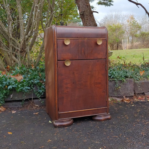 NIGHTSTAND / HEY Handsome...Deco / Wood Bedside Cabinet /Waterfall VintageMid Century Modern Industrial Poppy Cottage Vintage Furniture