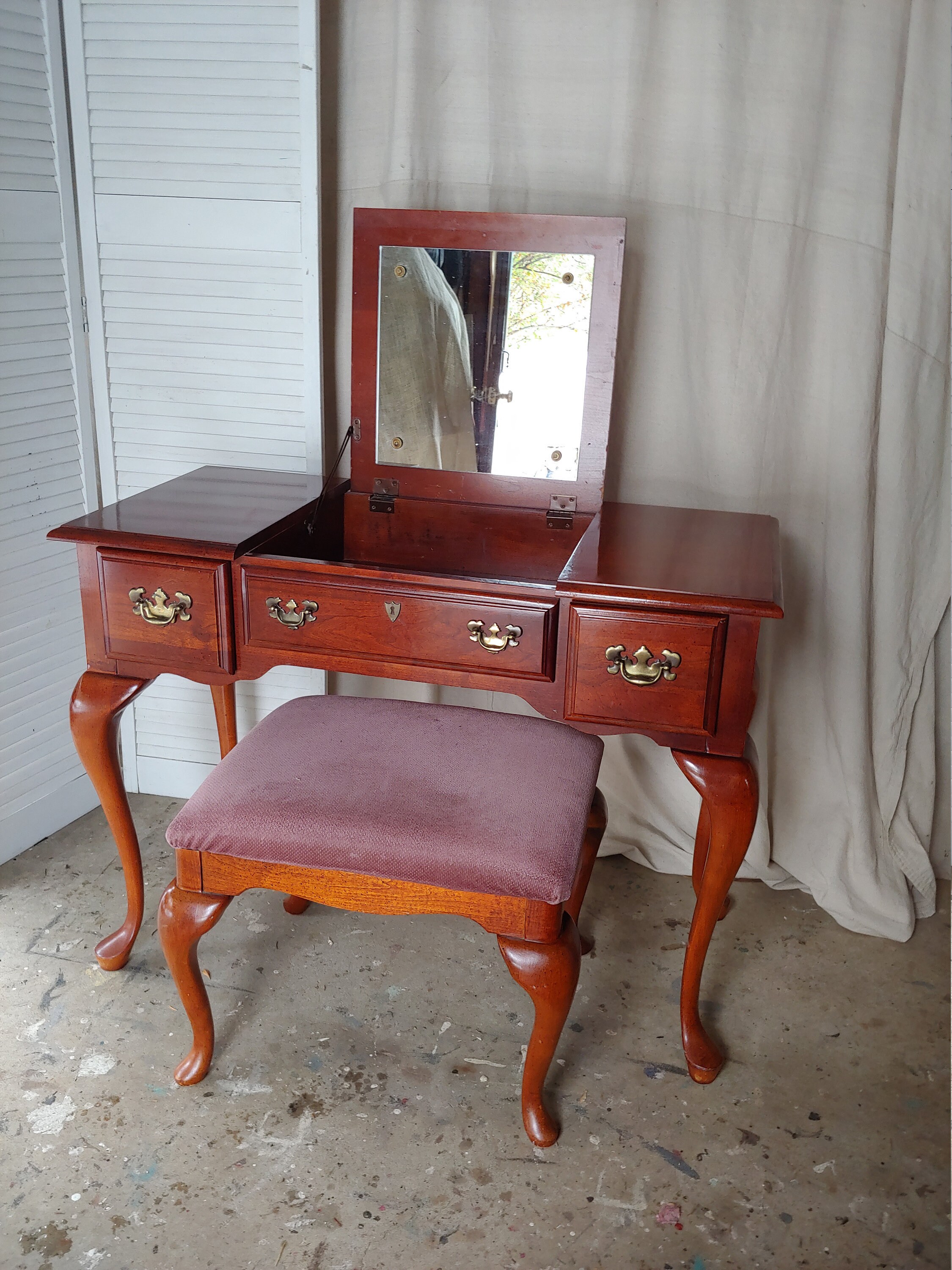 Vanity Makeup Vanity with Bench / Vintage Queen Anne Vanity Etsy