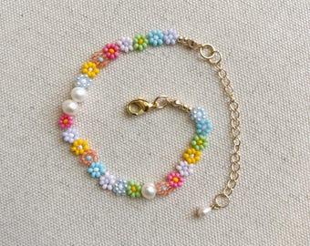 Colorful Beaded Daisy Bracelet Freshwater Pearls | 14K Gold-Filled Chain Jewelry | Bright Seed Bead Handmade Gift For Women | Summer Jewelry