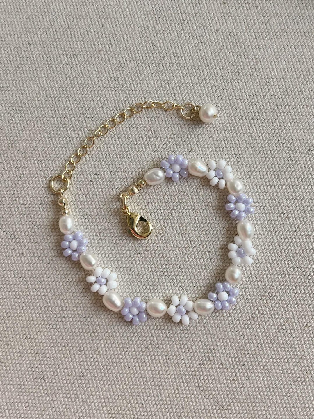 Nikki Smith - Pearl Daisy Bracelet
