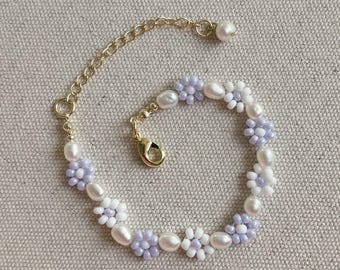 14k Gold-Filled Lavender and Pearl Daisy Bracelet | Freshwater Pearl and Glass Seed Beads Jewelry | Handmade Lavender Haze Flower Gift