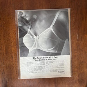 1973 - Soutien-gorge pour femmes/Publicité de mode Sears - Original vintage de collection