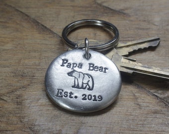 Papa Bear keychain, fathers day gift, gift for dad, new dad gift, personalized keychain, custom key ring, gift for grandpa, pewter keychain