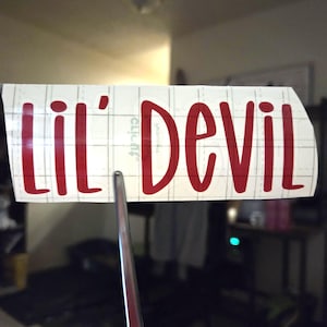 Vinylsticker Lil' Devil Quote met hoorns