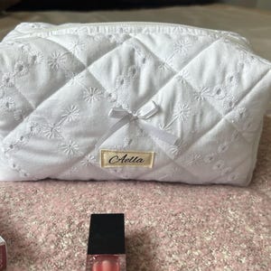 Quilted makeup bag, quilted travel bag, White toiletry bag, Handmade travel bag, Cosmetic bag, Pouch, Quilted work bag, Travel pouch, Gifts