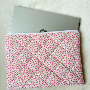 Laptop Sleeve, Quilted laptop Sleeve, Pink Laptop case, Aesthetic Laptop pouch, Handmade MacBook sleeve, Floral laptop bag, Back to school