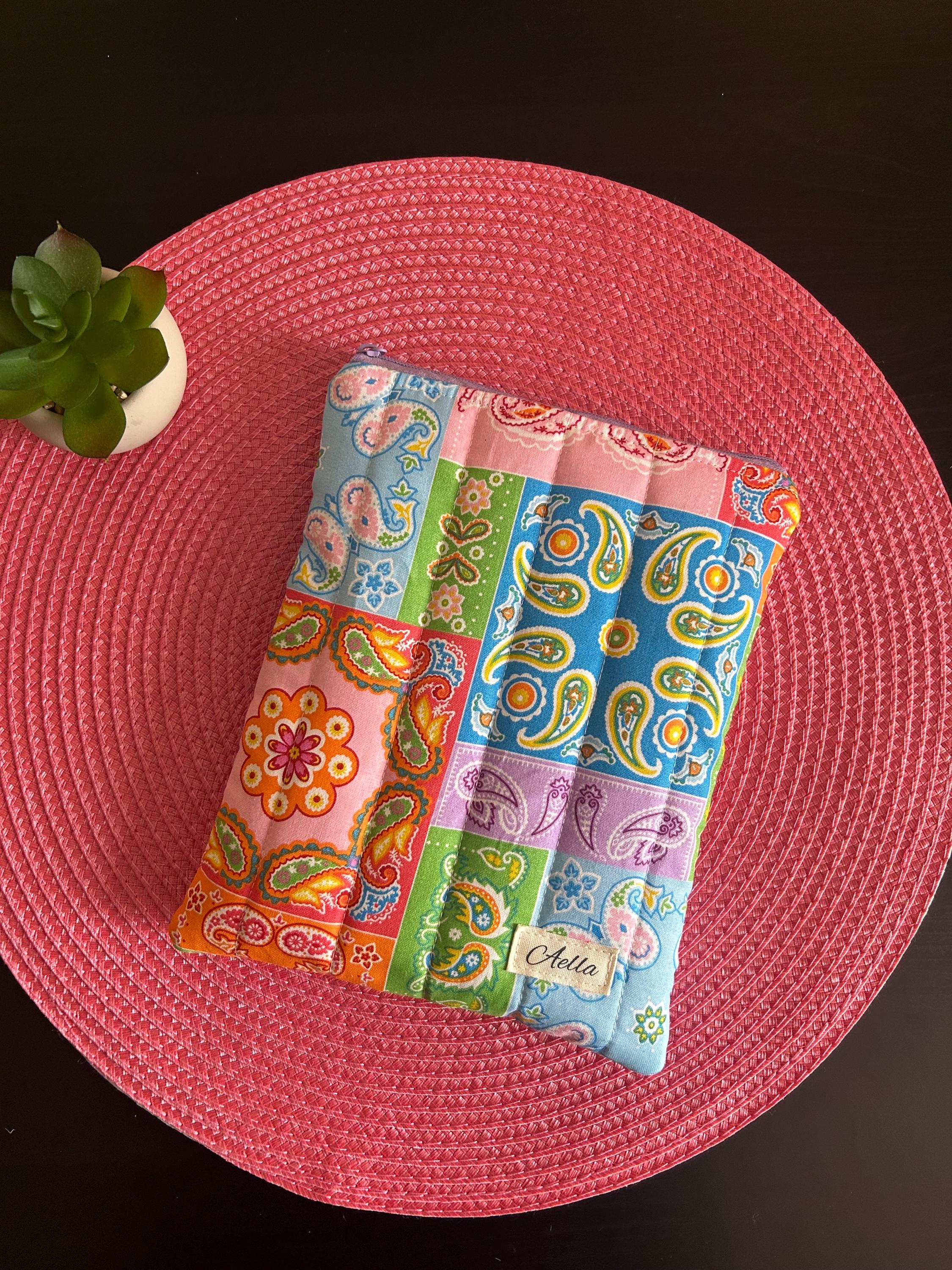Quilted Kindle Sleeve: Handmade Cotton E-Reader Cover with Zipper