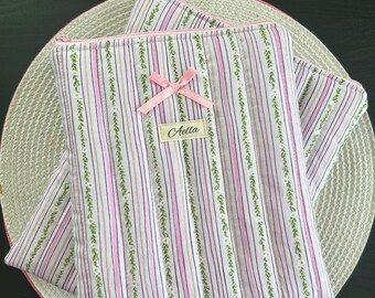 Pochette matelassée avec fermeture éclair : couverture de livre en tissu rembourré