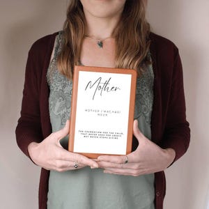 Diario para mamá: un regalo para mamá: cuaderno de cuero vegano para reflexionar, agradecer y dejar un legado con significado.