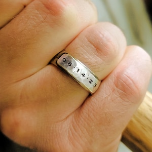 Men&#39;s Oxidized Hammered Sterling Silver Date Ring | Unique Wedding Band Gift for Husband | Handcrafted Men&#39;s Ring | Father&#39;s Day Gift