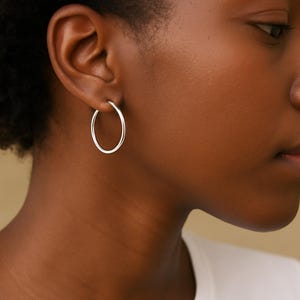 Minimalist Silver Hoop Earrings – Lightweight Everyday Hoops in Multiple Sizes