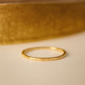 Dünner gehämmerter Stapelring | Gold Fill, Sterling Silber